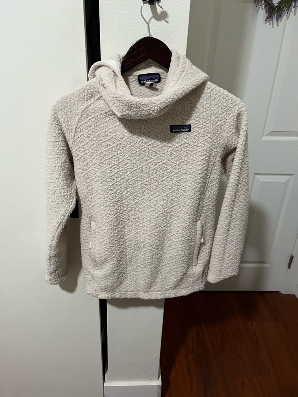 Patagonia Women's Diamond Capra Hoody - Picture 2 of 8